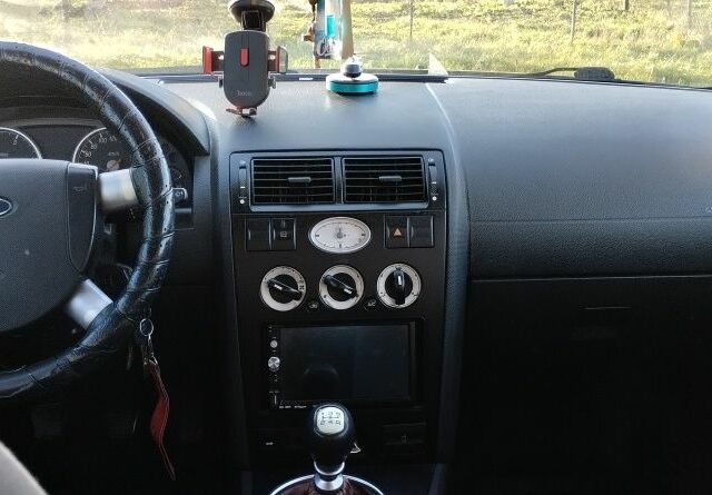 Синий Форд Мондео, объемом двигателя 2 л и пробегом 346 тыс. км за 2235 $, фото 5 на Automoto.ua