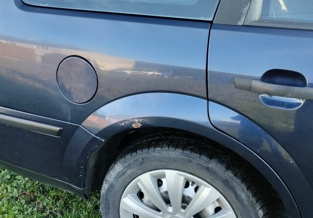 Синий Форд Мондео, объемом двигателя 2 л и пробегом 346 тыс. км за 2235 $, фото 8 на Automoto.ua