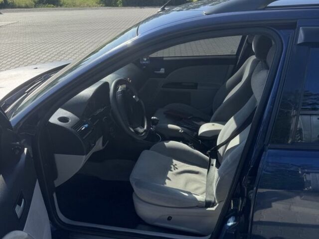 Форд Мондео 2002 в Черновцах на Automoto.ua Синий Форд Мондео, объемом двигателя 2 л и пробегом 330 тыс. км за 3200 $, фото 6 на Automoto.ua