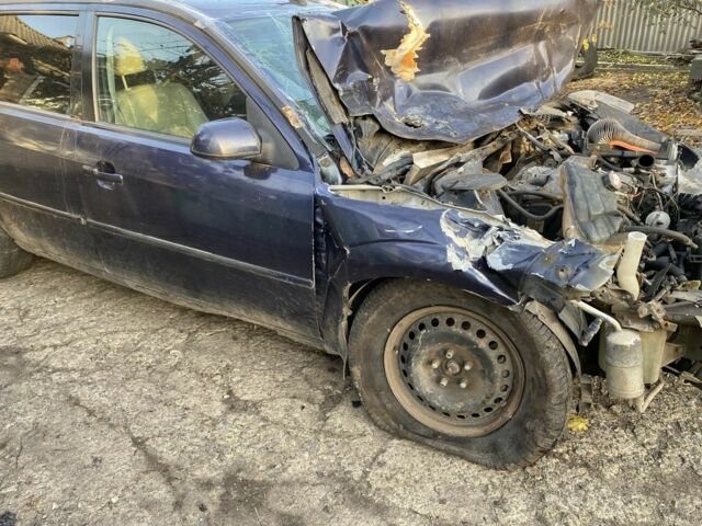 Синий Форд Мондео, объемом двигателя 2 л и пробегом 200 тыс. км за 200 $, фото 5 на Automoto.ua