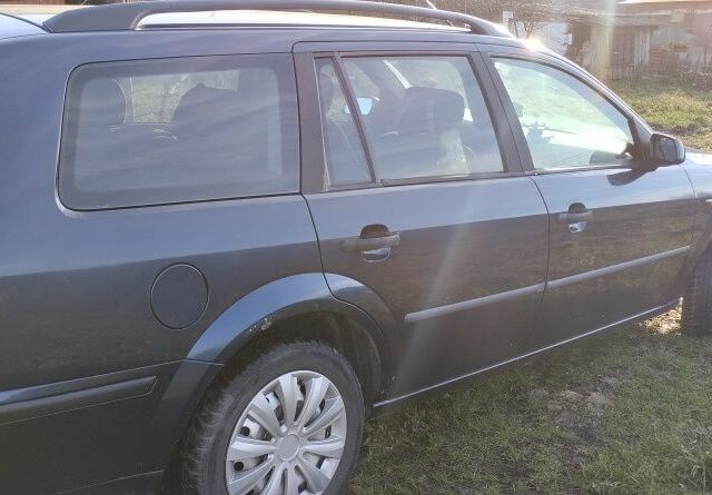 Синий Форд Мондео, объемом двигателя 2 л и пробегом 346 тыс. км за 2235 $, фото 14 на Automoto.ua