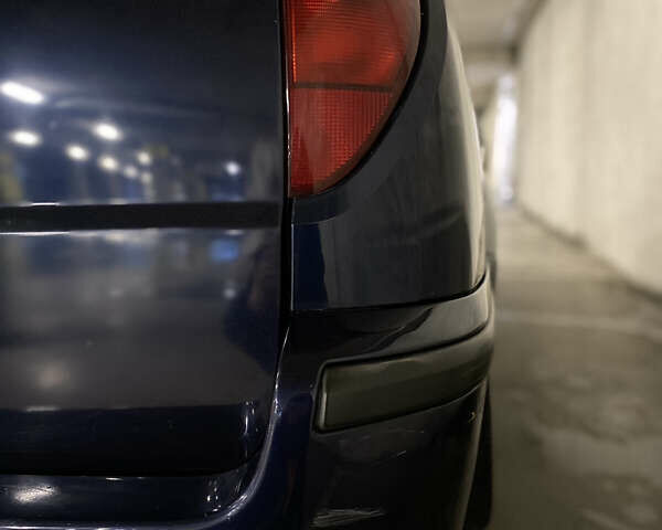 Синий Форд Мондео, объемом двигателя 2 л и пробегом 242 тыс. км за 4600 $, фото 8 на Automoto.ua