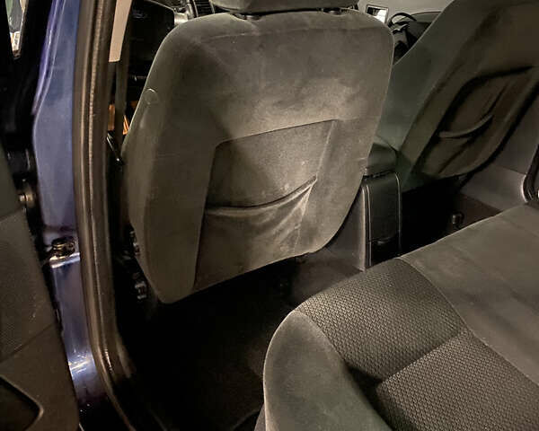 Синий Форд Мондео, объемом двигателя 2 л и пробегом 242 тыс. км за 4600 $, фото 9 на Automoto.ua