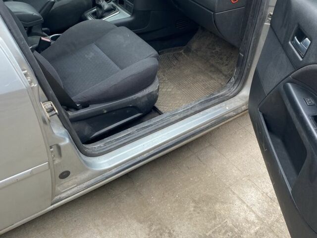 Синий Форд Мондео, объемом двигателя 2 л и пробегом 400 тыс. км за 694 $, фото 3 на Automoto.ua