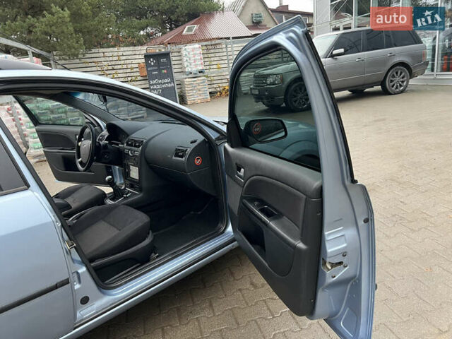 Синий Форд Мондео, объемом двигателя 2 л и пробегом 300 тыс. км за 2399 $, фото 8 на Automoto.ua