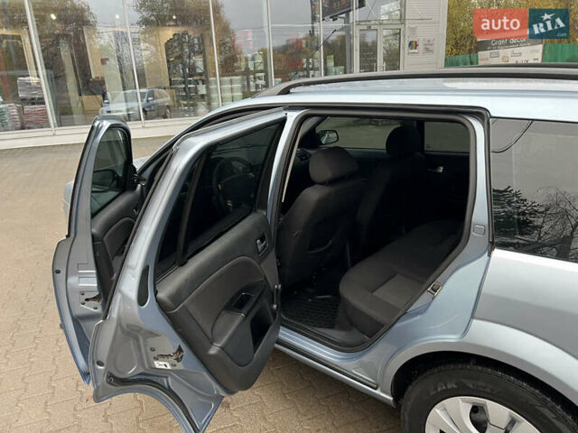 Синий Форд Мондео, объемом двигателя 2 л и пробегом 300 тыс. км за 2399 $, фото 6 на Automoto.ua