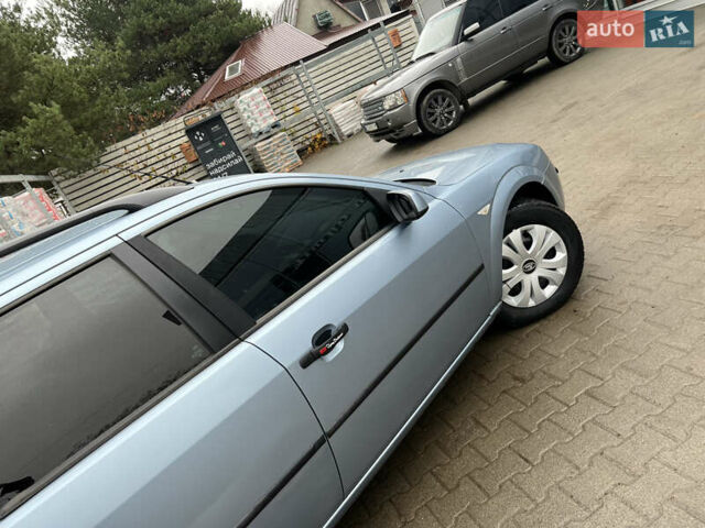 Синий Форд Мондео, объемом двигателя 2 л и пробегом 300 тыс. км за 2399 $, фото 1 на Automoto.ua