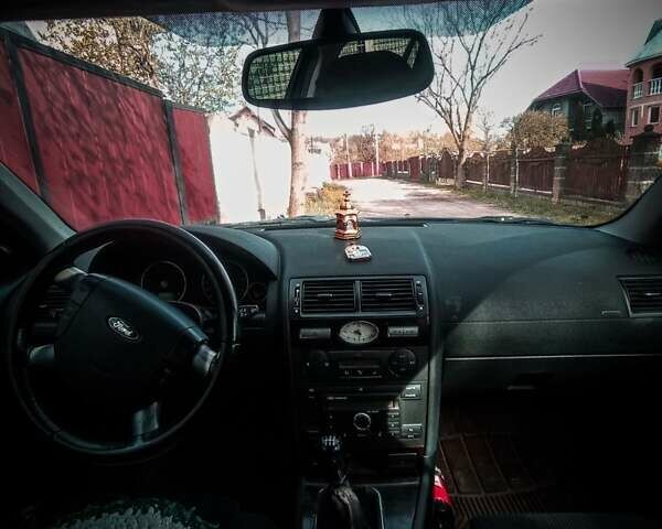 Синий Форд Мондео, объемом двигателя 2 л и пробегом 355 тыс. км за 3900 $, фото 4 на Automoto.ua