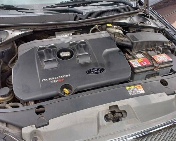 Синій Форд Мондео, об'ємом двигуна 2 л та пробігом 214 тис. км за 3900 $, фото 10 на Automoto.ua