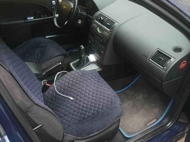 Синий Форд Мондео, объемом двигателя 2 л и пробегом 383 тыс. км за 3500 $, фото 11 на Automoto.ua