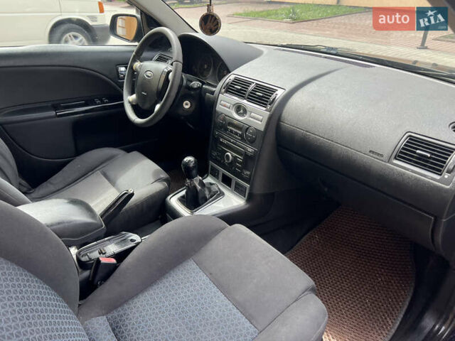 Синий Форд Мондео, объемом двигателя 2 л и пробегом 320 тыс. км за 2450 $, фото 9 на Automoto.ua