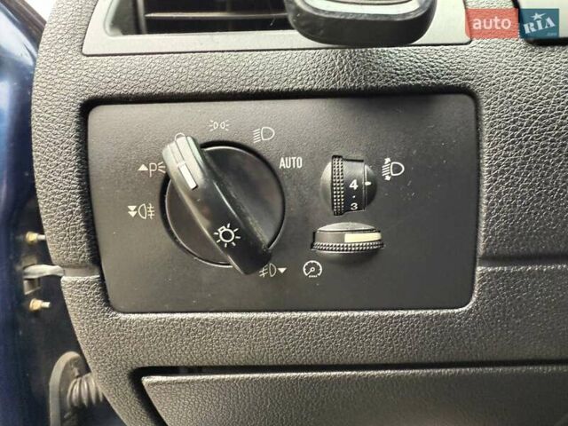 Синий Форд Мондео, объемом двигателя 2.02 л и пробегом 344 тыс. км за 4600 $, фото 10 на Automoto.ua