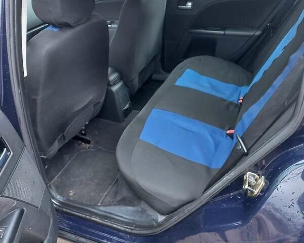 Синій Форд Мондео, об'ємом двигуна 2 л та пробігом 214 тис. км за 3900 $, фото 8 на Automoto.ua