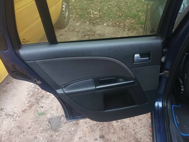 Синий Форд Мондео, объемом двигателя 2 л и пробегом 383 тыс. км за 3500 $, фото 1 на Automoto.ua