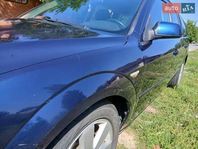 Синий Форд Мондео, объемом двигателя 2 л и пробегом 300 тыс. км за 3900 $, фото 1 на Automoto.ua
