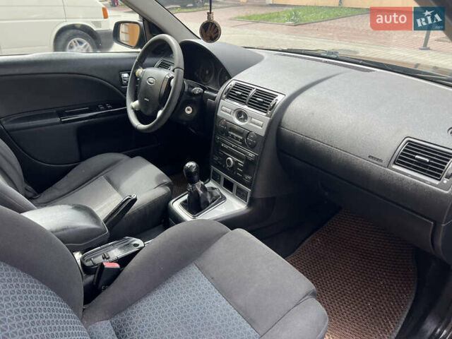 Синий Форд Мондео, объемом двигателя 2 л и пробегом 282 тыс. км за 2450 $, фото 5 на Automoto.ua