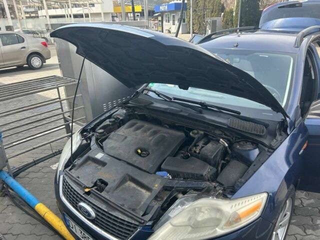 Синій Форд Мондео, об'ємом двигуна 2 л та пробігом 307 тис. км за 6800 $, фото 4 на Automoto.ua