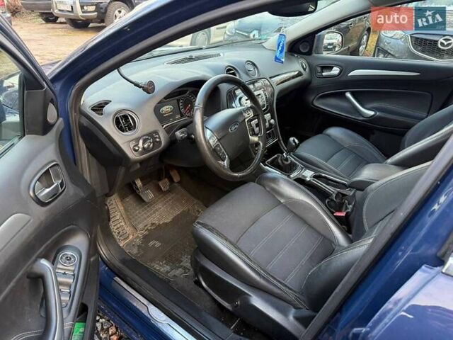 Синий Форд Мондео, объемом двигателя 2.2 л и пробегом 300 тыс. км за 5750 $, фото 7 на Automoto.ua