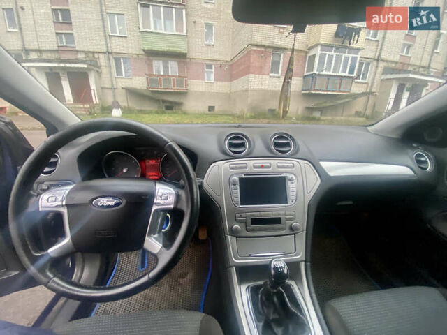 Синий Форд Мондео, объемом двигателя 2 л и пробегом 260 тыс. км за 6300 $, фото 11 на Automoto.ua