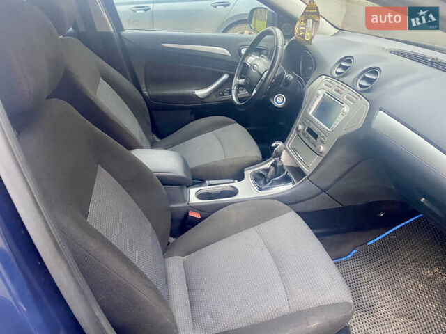 Синий Форд Мондео, объемом двигателя 2 л и пробегом 260 тыс. км за 6300 $, фото 9 на Automoto.ua