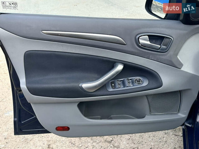 Синий Форд Мондео, объемом двигателя 2 л и пробегом 284 тыс. км за 6250 $, фото 7 на Automoto.ua