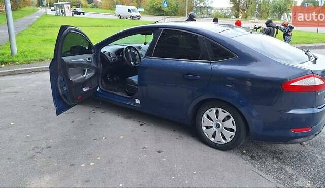 Синий Форд Мондео, объемом двигателя 1.6 л и пробегом 262 тыс. км за 6600 $, фото 9 на Automoto.ua