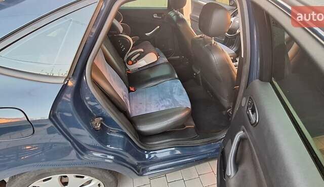 Синий Форд Мондео, объемом двигателя 1.6 л и пробегом 262 тыс. км за 6600 $, фото 1 на Automoto.ua