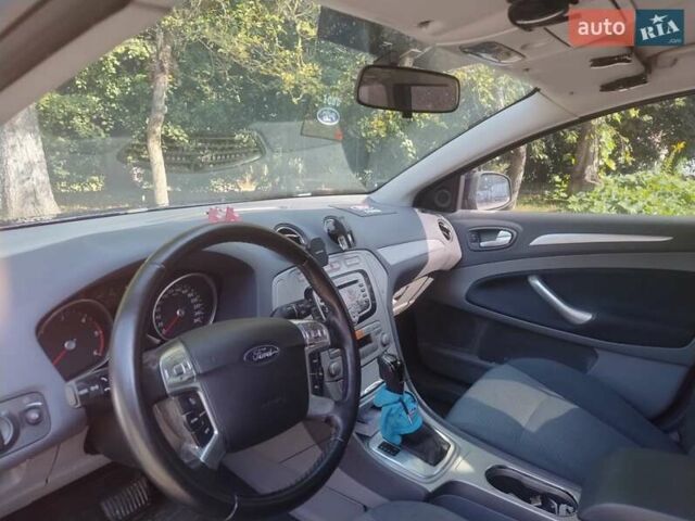 Синий Форд Мондео, объемом двигателя 2 л и пробегом 290 тыс. км за 6800 $, фото 1 на Automoto.ua