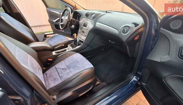 Синий Форд Мондео, объемом двигателя 1.6 л и пробегом 262 тыс. км за 6600 $, фото 14 на Automoto.ua