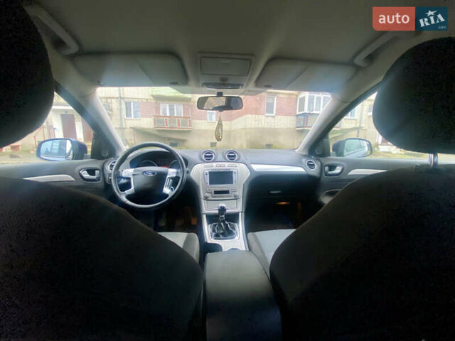 Синий Форд Мондео, объемом двигателя 2 л и пробегом 260 тыс. км за 6300 $, фото 12 на Automoto.ua