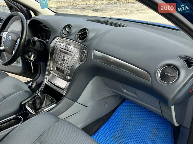 Синий Форд Мондео, объемом двигателя 2 л и пробегом 284 тыс. км за 6250 $, фото 17 на Automoto.ua