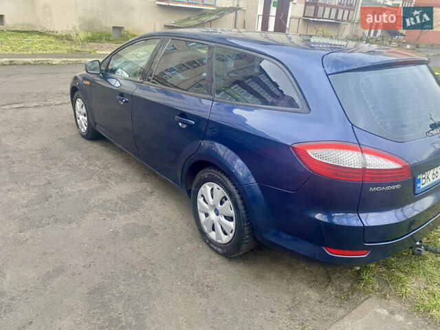Синий Форд Мондео, объемом двигателя 2 л и пробегом 260 тыс. км за 6300 $, фото 2 на Automoto.ua
