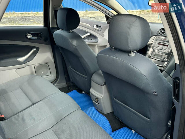 Синий Форд Мондео, объемом двигателя 2 л и пробегом 284 тыс. км за 6250 $, фото 14 на Automoto.ua