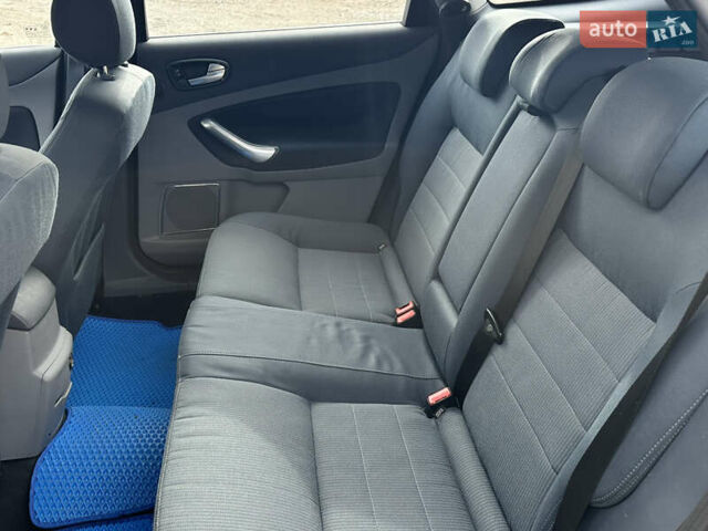 Синий Форд Мондео, объемом двигателя 2 л и пробегом 284 тыс. км за 6250 $, фото 12 на Automoto.ua