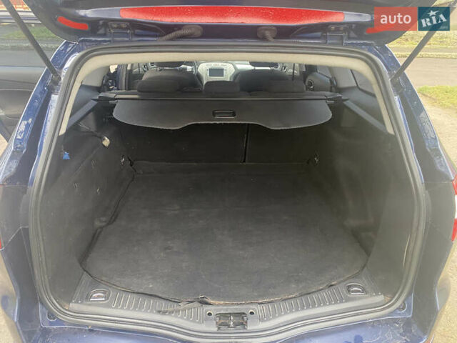 Синий Форд Мондео, объемом двигателя 2 л и пробегом 260 тыс. км за 6300 $, фото 16 на Automoto.ua