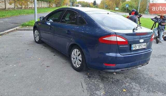 Синий Форд Мондео, объемом двигателя 1.6 л и пробегом 262 тыс. км за 6600 $, фото 4 на Automoto.ua