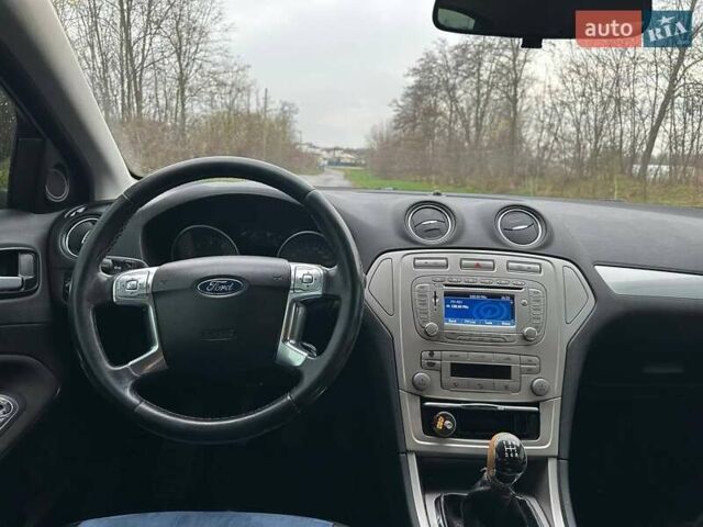Синий Форд Мондео, объемом двигателя 1.6 л и пробегом 262 тыс. км за 6150 $, фото 9 на Automoto.ua