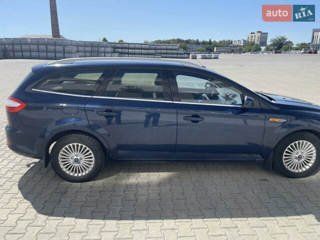 Синий Форд Мондео, объемом двигателя 2 л и пробегом 250 тыс. км за 6500 $, фото 4 на Automoto.ua