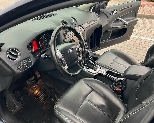 Синий Форд Мондео, объемом двигателя 2 л и пробегом 315 тыс. км за 7700 $, фото 4 на Automoto.ua
