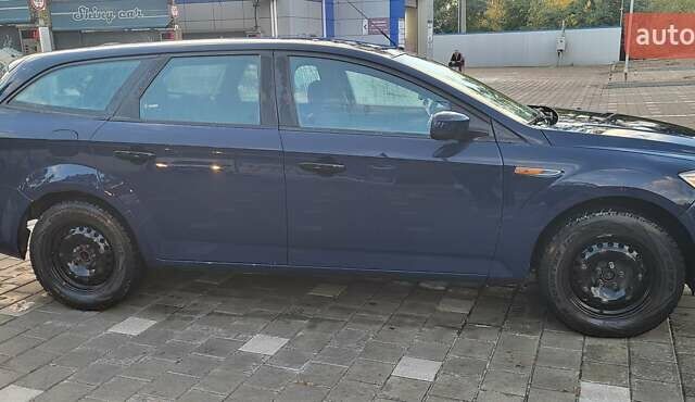 Синий Форд Мондео, объемом двигателя 2 л и пробегом 380 тыс. км за 3000 $, фото 1 на Automoto.ua