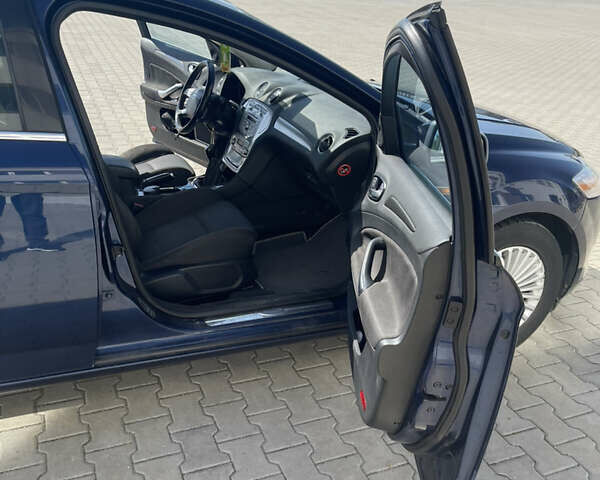 Синий Форд Мондео, объемом двигателя 2 л и пробегом 250 тыс. км за 6500 $, фото 8 на Automoto.ua