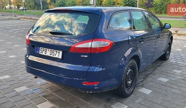 Синий Форд Мондео, объемом двигателя 2 л и пробегом 380 тыс. км за 3000 $, фото 2 на Automoto.ua
