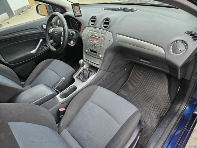 Синій Форд Мондео, об'ємом двигуна 2 л та пробігом 350 тис. км за 3000 $, фото 10 на Automoto.ua