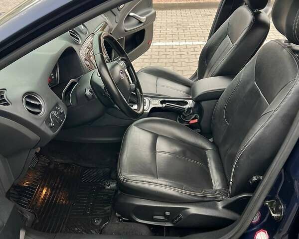 Синий Форд Мондео, объемом двигателя 2 л и пробегом 315 тыс. км за 7700 $, фото 6 на Automoto.ua