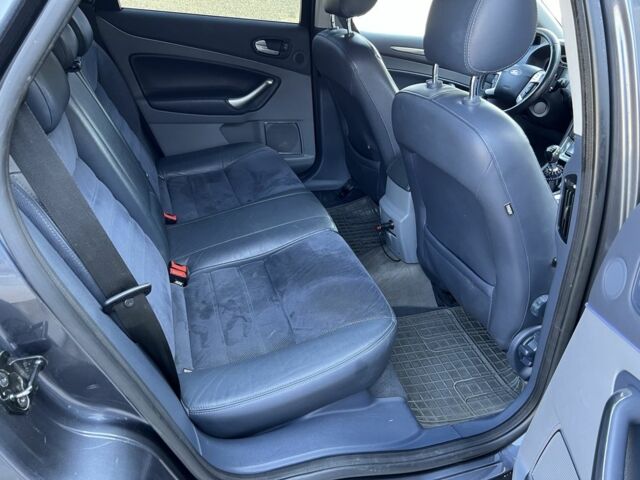 Синий Форд Мондео, объемом двигателя 2 л и пробегом 280 тыс. км за 6300 $, фото 6 на Automoto.ua