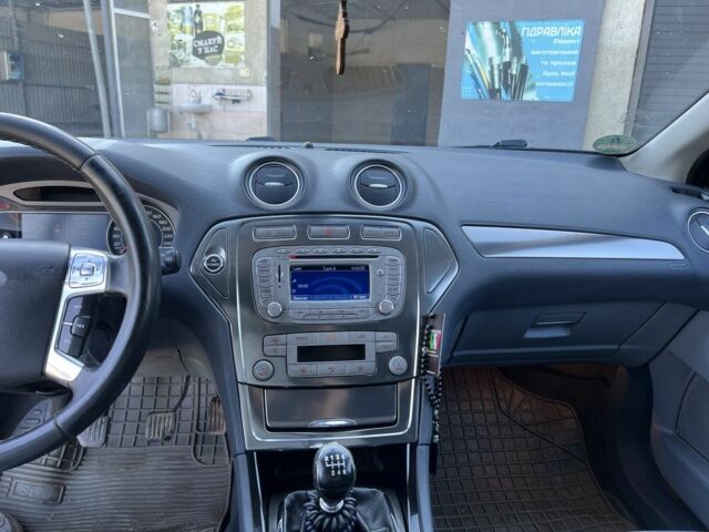 Синий Форд Мондео, объемом двигателя 2 л и пробегом 280 тыс. км за 6300 $, фото 7 на Automoto.ua