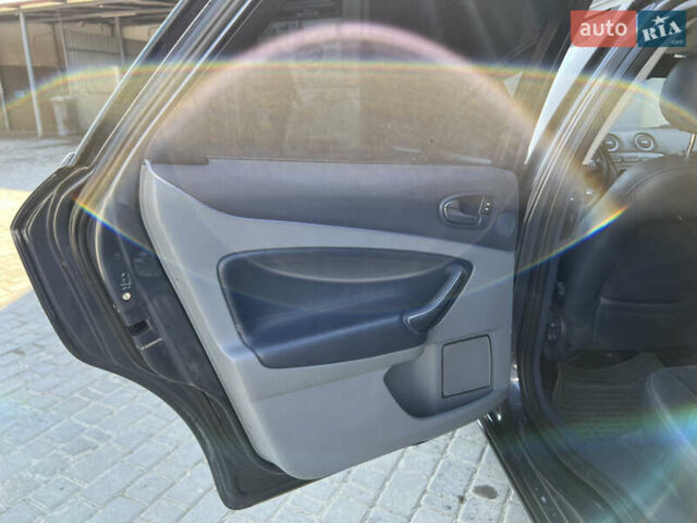 Синий Форд Мондео, объемом двигателя 2 л и пробегом 325 тыс. км за 6000 $, фото 16 на Automoto.ua