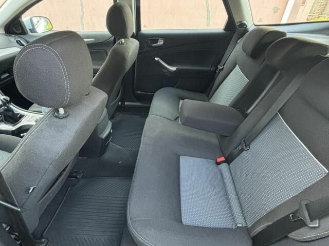 Синий Форд Мондео, объемом двигателя 2 л и пробегом 235 тыс. км за 6200 $, фото 5 на Automoto.ua