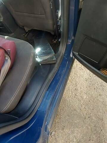 Синий Форд Мондео, объемом двигателя 1.6 л и пробегом 292 тыс. км за 6000 $, фото 9 на Automoto.ua