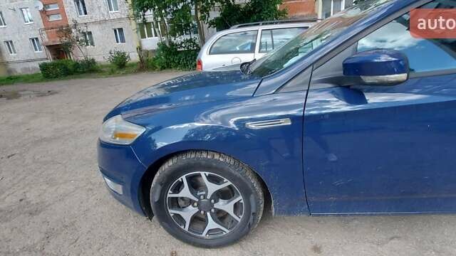 Синий Форд Мондео, объемом двигателя 1.6 л и пробегом 292 тыс. км за 6000 $, фото 2 на Automoto.ua